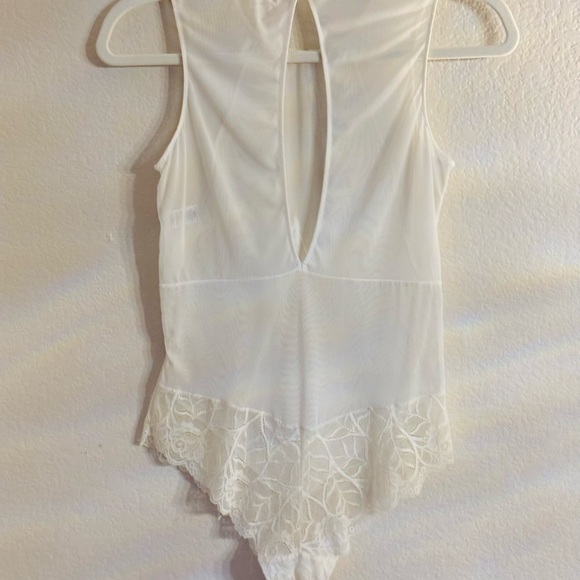Flora by Flora Nikrooz Stretch Lace Mesh Bodysuit in Ivory, Size M, Never Worn! - Picture 2 of 5